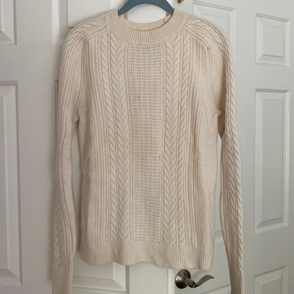 Vineyard Vines fisherman sweater.